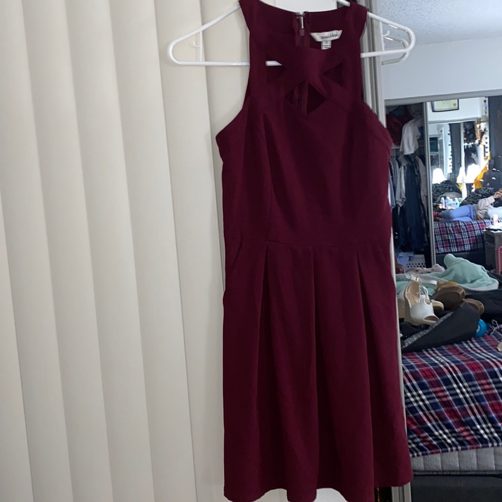 Burgundy dress with pockets